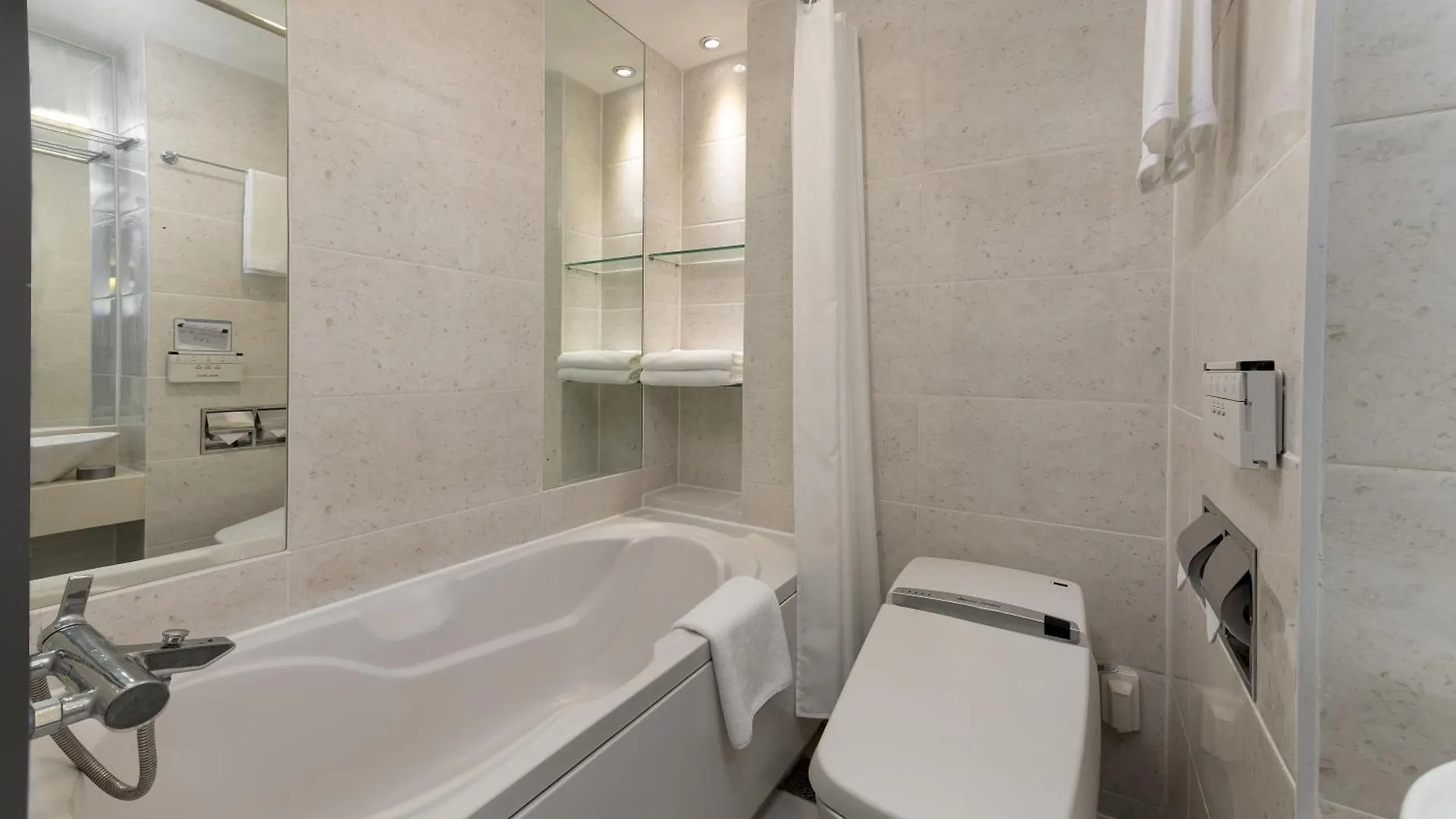Travelodge Myeongdong Namsan Seoul